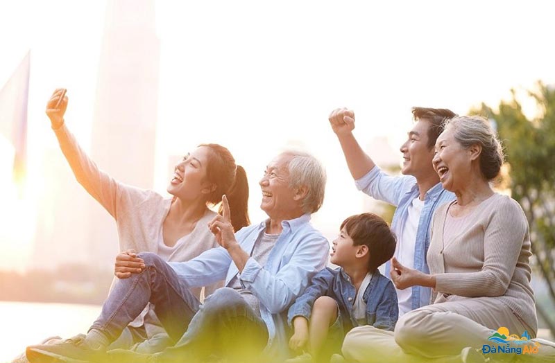 Kinh Nghiệm Du Lịch Đà Nẵng Cho Người Lớn Tuổi: Điểm Đến Tâm Linh, Lịch Trình Thảnh Thơi