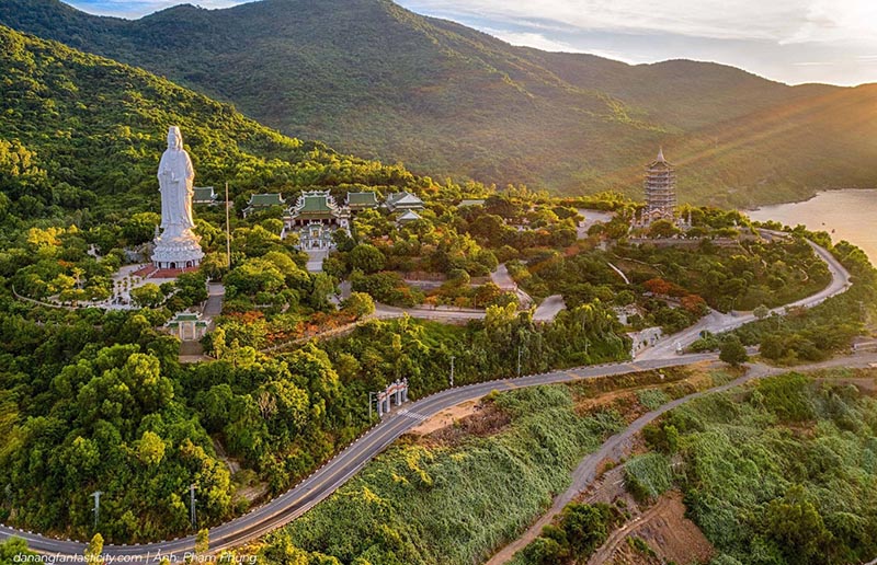 Viếng Chùa Linh Ứng Bãi Bụt